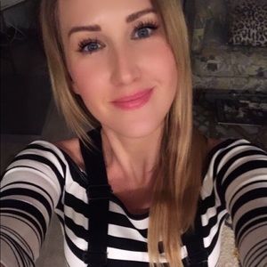 Hey, Loves! Meet Your Posher. 🎉